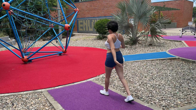 Manuela sex: I See a Sexy Girl Stuck in a Park Game,...