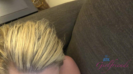 ATK Girlfriends: Brooke je po koupeli příliš nadržená