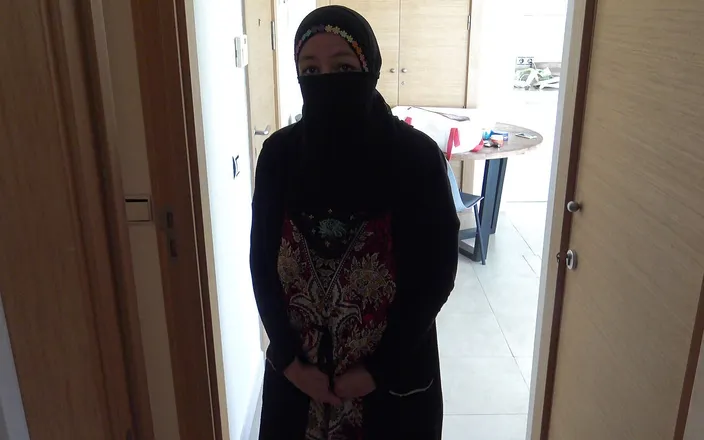 Souzan Halabi: Syrian Refugee Starts Working in a German Brothel