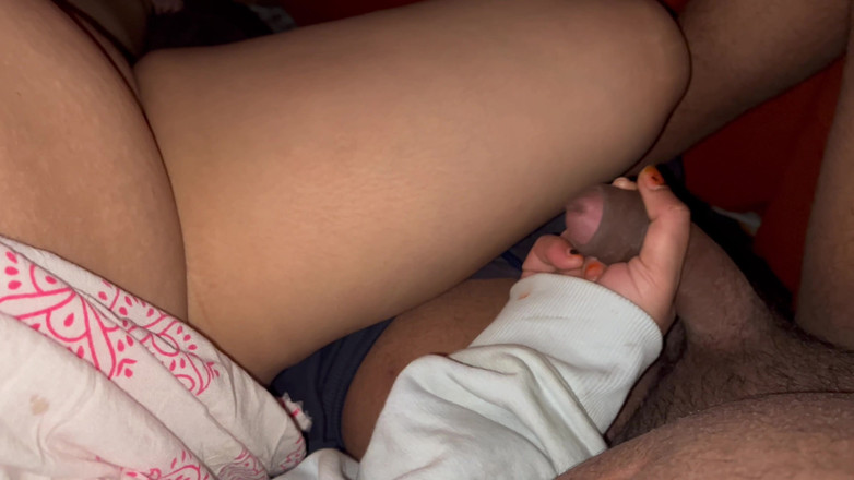 Catchybusty: Doamna profesoară se joacă cu pula elevului ei