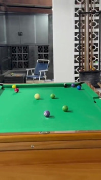 Bay Carmona ve Victor Ferraz çıplak bilardo oynuyor