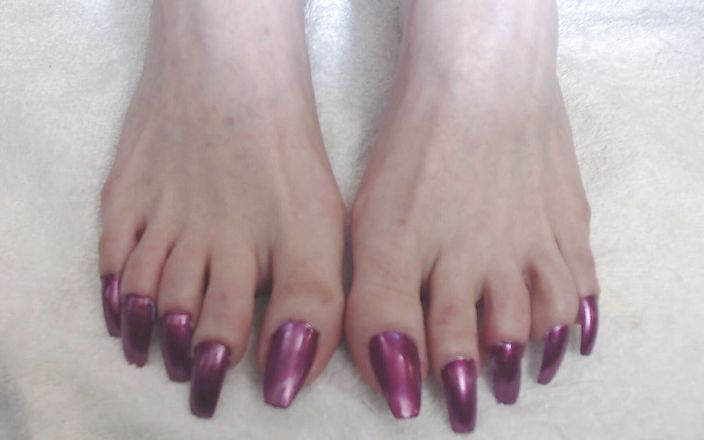 TLC 1992: Супер длинные металлические розовые ногти на ногах