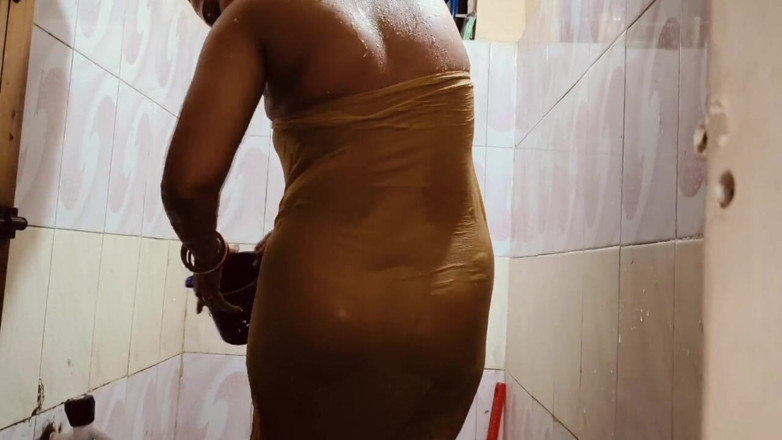 Madhu bhabhi: Videoclip cu soția goală de acasă din sat naturală făcând...