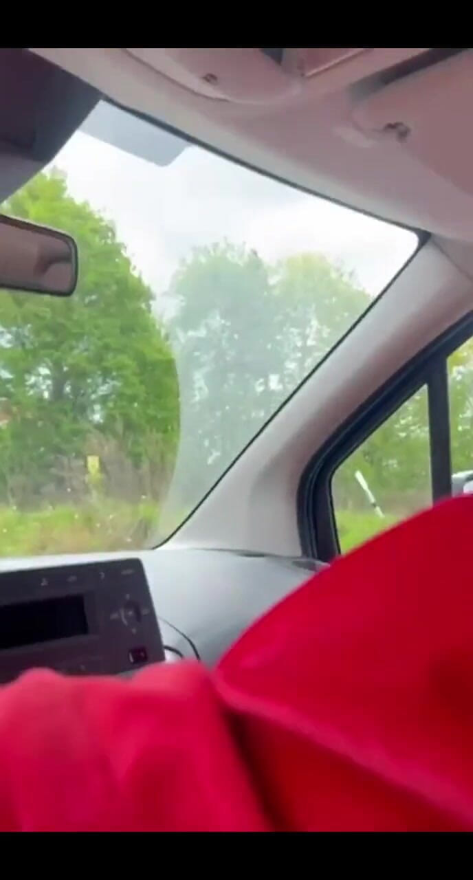 KarmenMilf: Extrémní v autě, sexy kouření a spousta spermatu