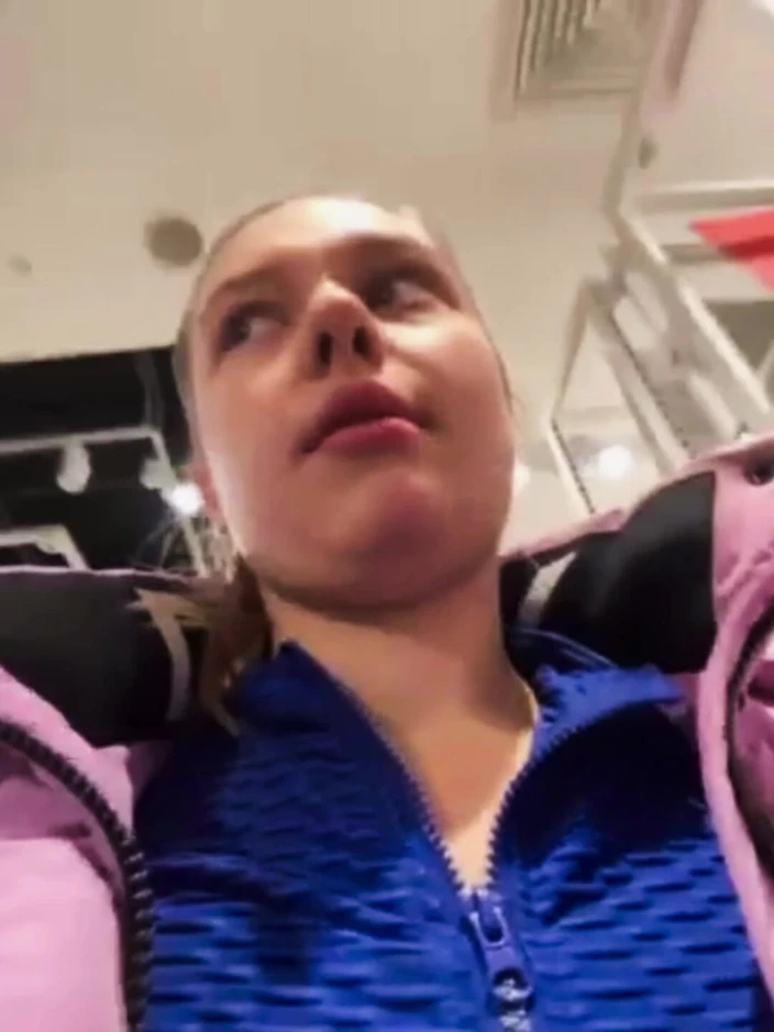 JuiceLussie: Fucking Pussy in Close up