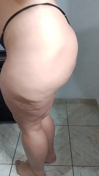 Rubia peluda con gran culo