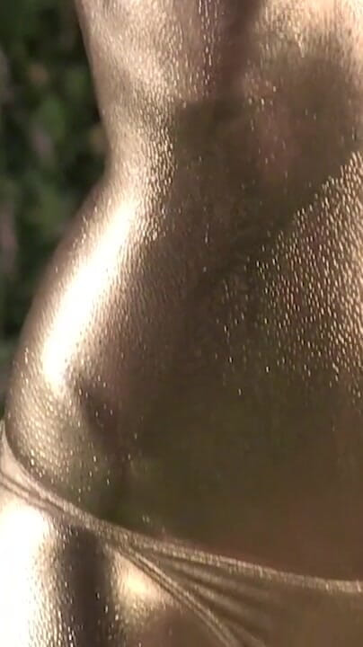 Watch4fetish: Golden Bodypainting