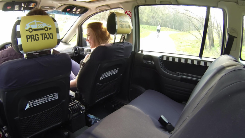 Czech Taxi: Красотка сквиртует по всей кабине