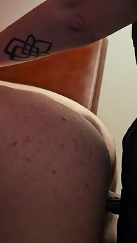 Dientot gaya threesome sama tetangga emo