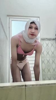 Umumi tuvalette mastürbasyon yapıyorum
