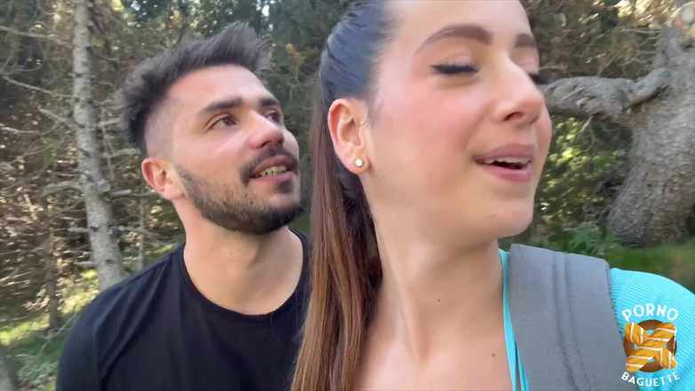 Porno Baguette: Hellolimoon, Nádherná Žena, Miluje jíst ptáky