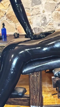 Onderwerping in de Kerker, volledige video - Alex Latex