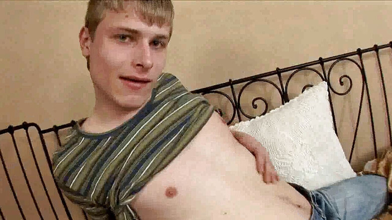 Crunch Boy: Solo direct pentru o blong sexy