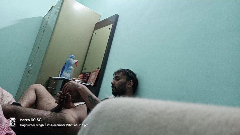 Rajasthani-old-lover: Hintli desi kızlar komşu üvey babası ve ordu subayı üvey babasıyla seks...