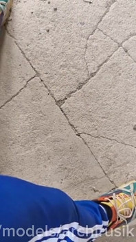 Terk Edilmiş Bir Binaya Tırmanan Horozlu Bir Kızı Becerdim Ve Spermimi Külotuna Döktüm
