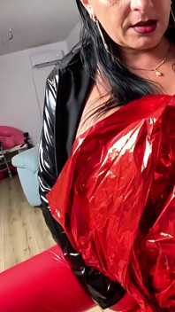 Jätte hjärtballong pvc fetisch. Ballongpop, deepthroat och spermalek