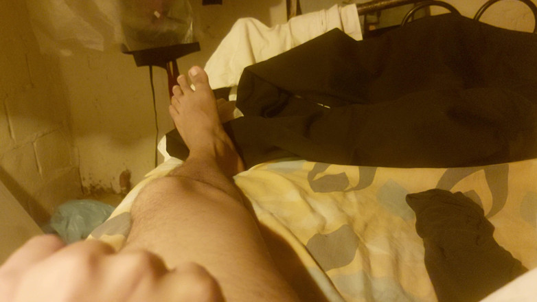 BOANERS: 방에서 혼자 있는 소년