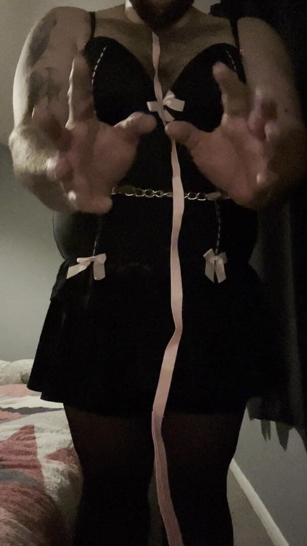 Shaun Cbt: Anal Crossdressers cuffed kutas i piłka z przebitymi sutkami