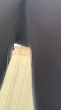 POV Doppelarsch-anbetung und spucken im freien mit den Herrinnen Kira und Sofi in Leggings
