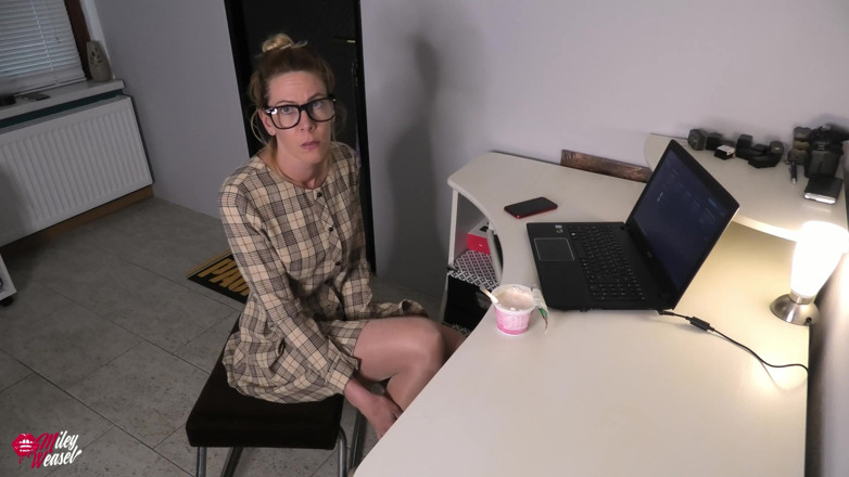 Miley Weasel: Shy Girl Turns Into a Sex Bomb!!