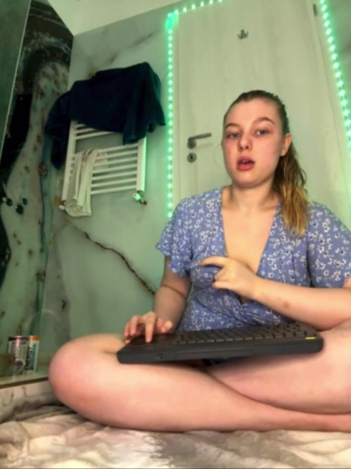 JuiceLussie: Fuck My Pussy so Hard and Come Inside