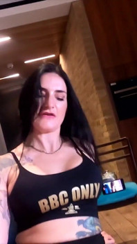 흑인 대물 자지 창녀로 내 Sissy를 변형!