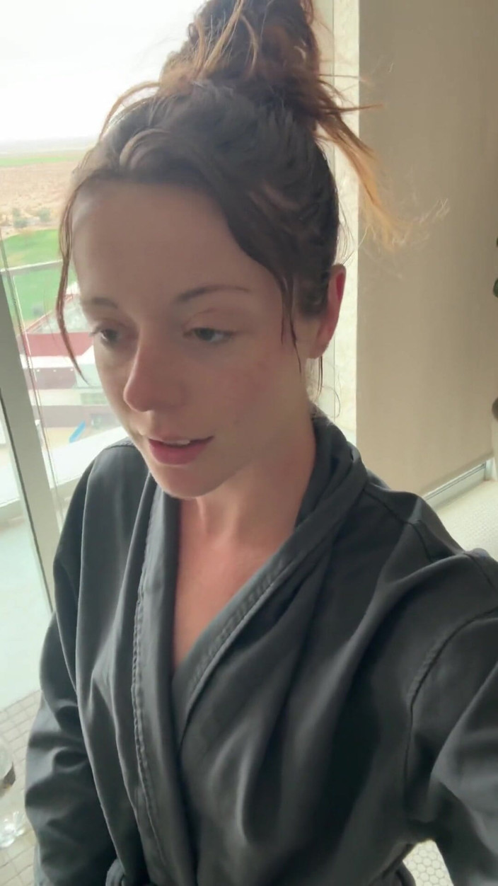Nadia Foxx: Usando mi exuberante para correrse en la ducha de spa |...