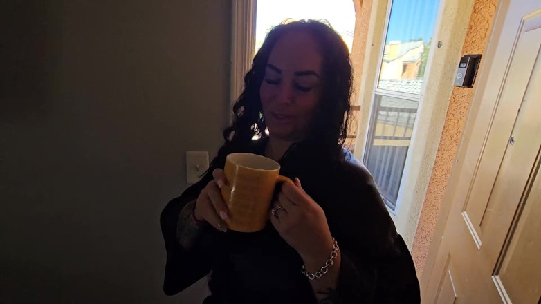 Sir Maxximus: Café noir avec de la crème épaisse 4 Shauna