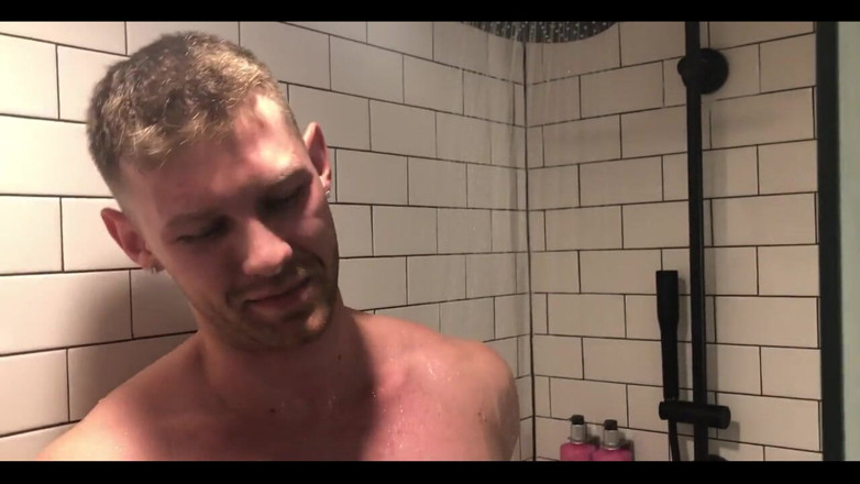 Trenton Ducati: Watch the Beautiful Jacob Peterson in Shower Before Our Hook...