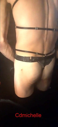 Cdmichelle хоче справжній член. В рот і дупа buty
