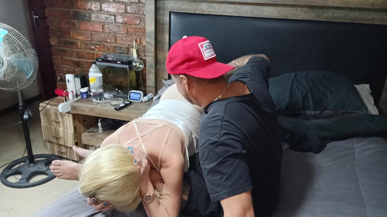 Bigjoefuckalott: Fingering cewek rambut pirang dan dident love iet