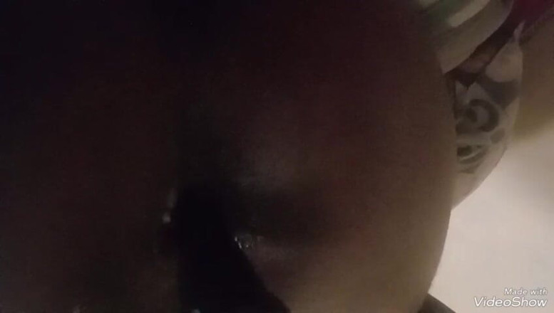 Sexyjayla254: Sexyjayla se fait ramoner le trou du cul par deux...