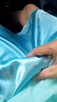 Abito chiffon blu con calza di raso