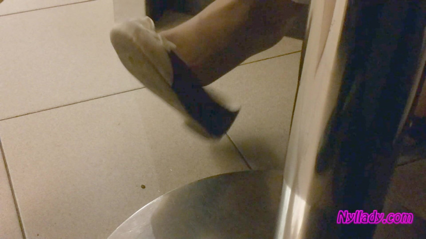 Nyllady Dangling in a Pizzeria (Nyllady) Nyllady Dangling in a Pizzeria (Nyllady)