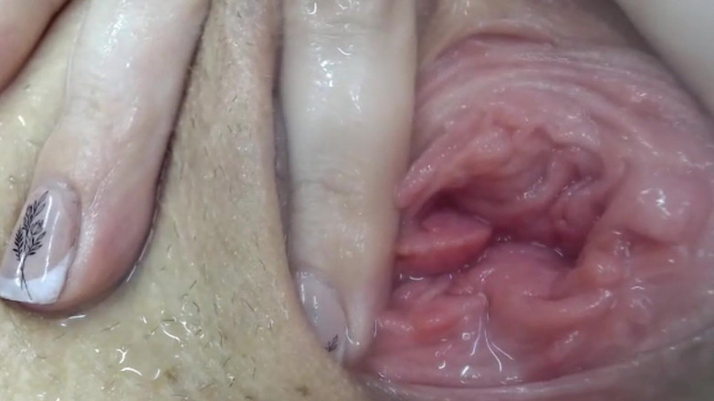 Nicolette69w: Cô ấy bị ướt khi đạt cực khoái và phun nước cận cảnh