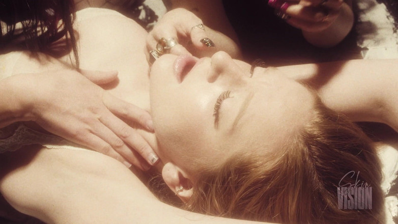 SkinVision: Lesbické sexuální čarodějnice zkazí nevinného - Luna Luxxx &amp; Kasara Wood &amp; Fiona Fox