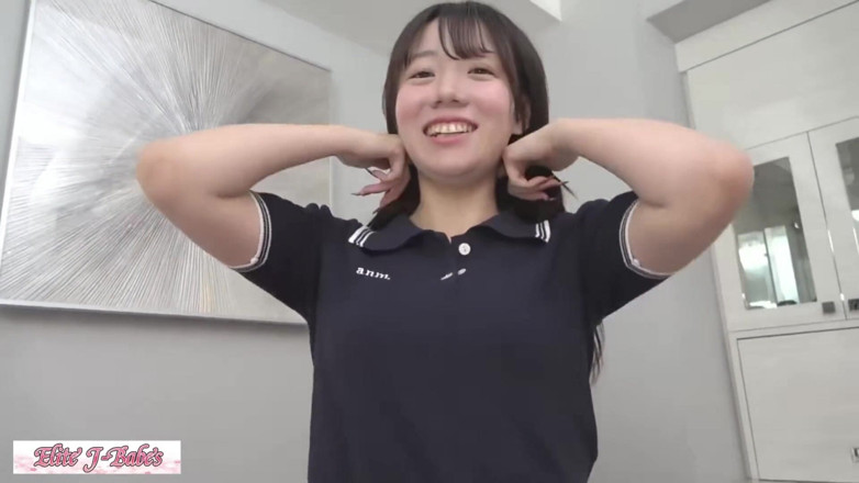 Studio Modern Shunga - JAV: アイドルのような明晰さが戻り、恥ずかしがり屋の魅力と魅力的な視線が彼を抗いがたいフィニッシュへと引き込む