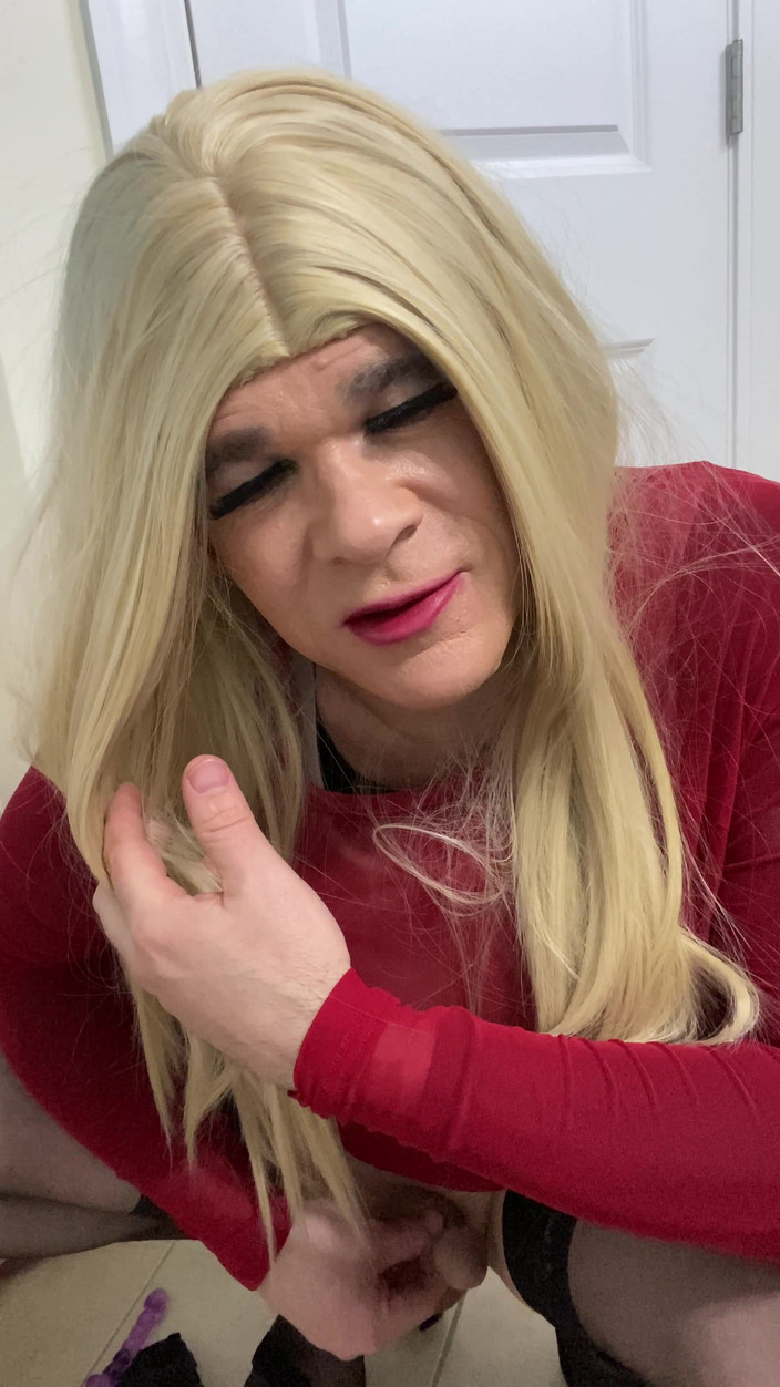 MadisonCD2025: Transe amateur steht auf und zeigt schmutzig reden und zeigt...