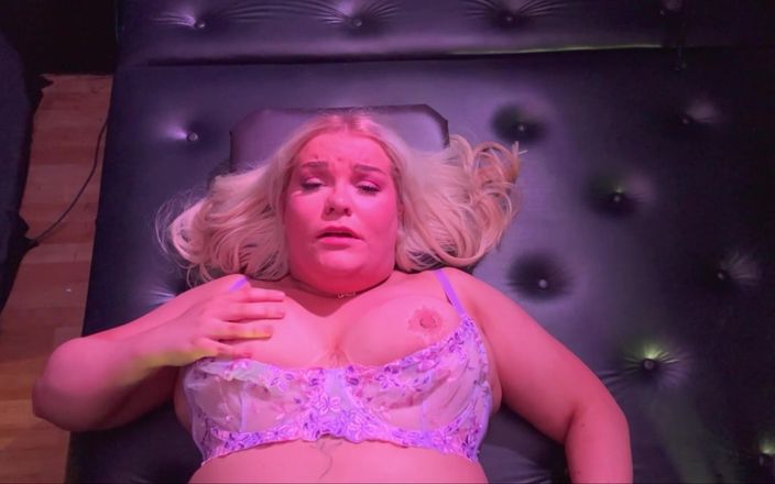 AmeliaRae: Tease My Fat Pussy