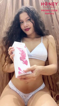 欲望に満ちたティーンと新しいセックストイのスクワーク