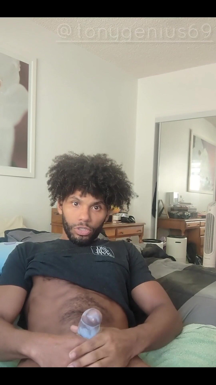 Tony Genius: Yumurta tatmin edici mastürbasyon