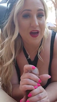 Blonďatá BBW Ashlyn Jiskří Luky a Kouří Péro U Bazénu