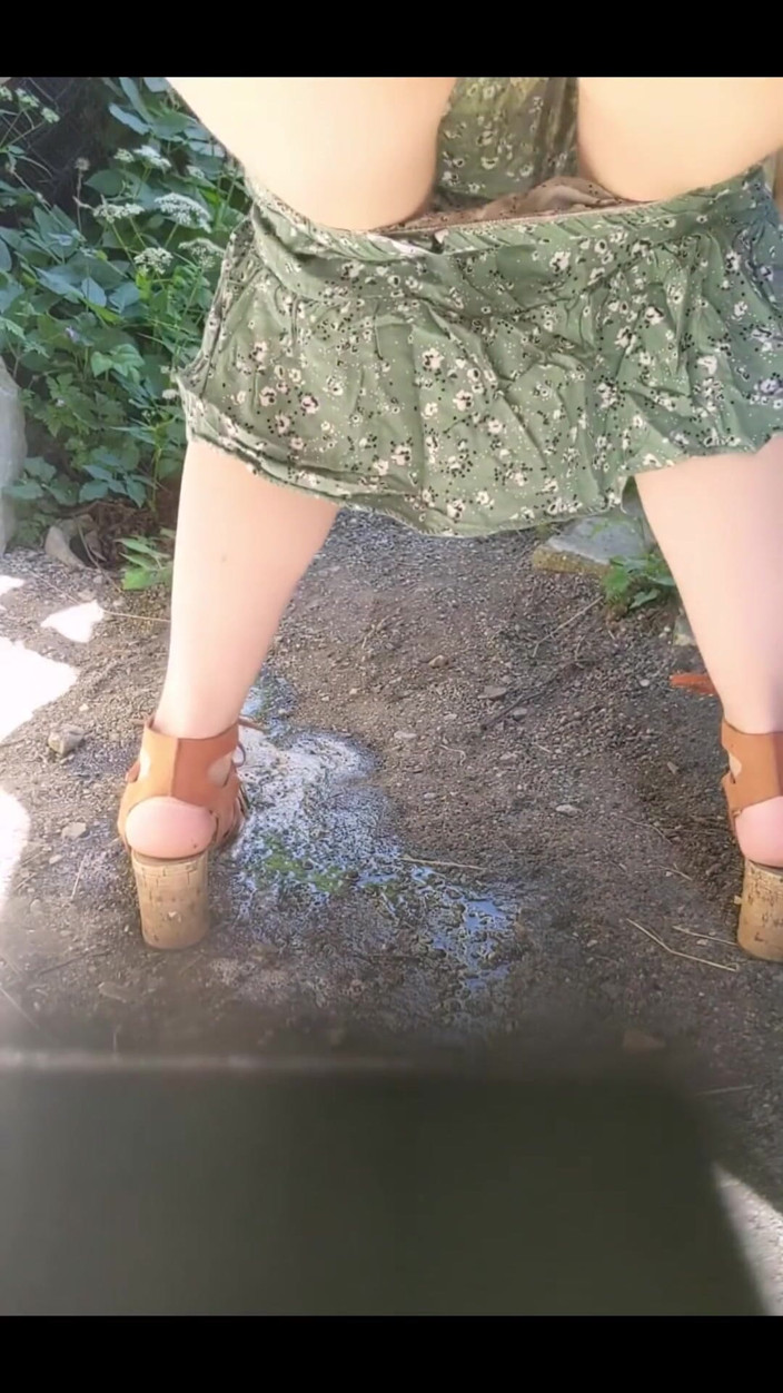 Lilux69: În sfârșit de vară! O nouă pișare în aer liber se...