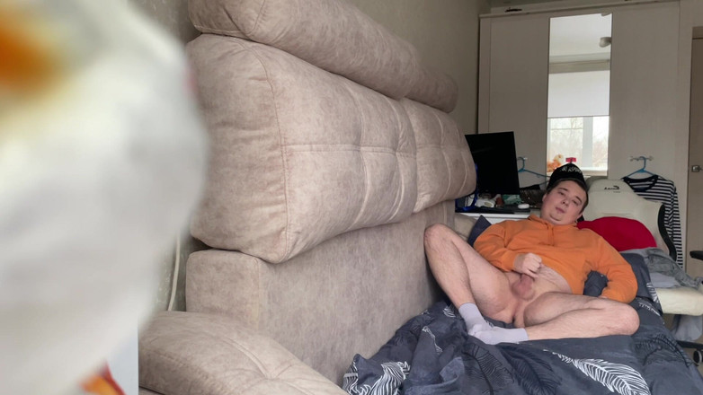 Limara19981: 若い男のリマラ19981は自慰行為をしてオーガズムを楽しむ