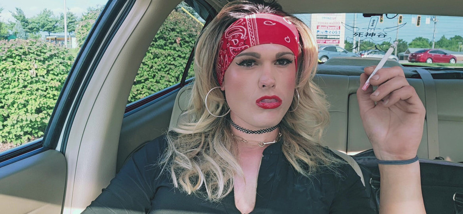 Darkfetish2k: Kylie Babes fumando, fetiche, jogo de carro
