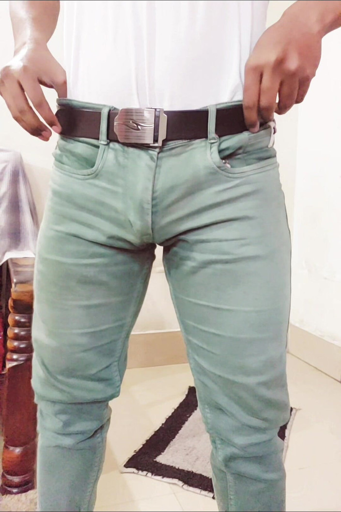 Sissy Slut Simran: シシー、アウトドアの準備をして