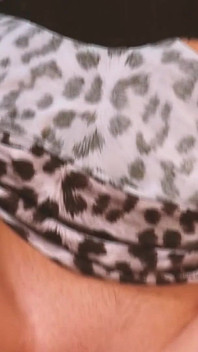 Küken ficken harte szene 1 schöne brünette in dessous endet mit ihrem arsch voller Sperma