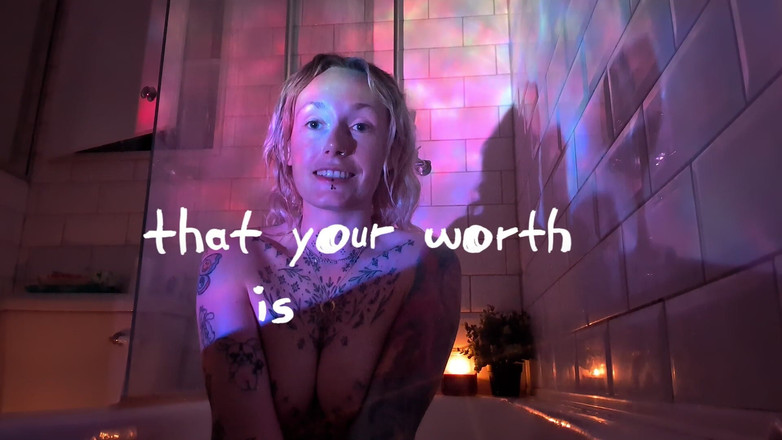 Liberation in motion: Nagie rozmyślanie w wannie - zasługujesz na przyjemność