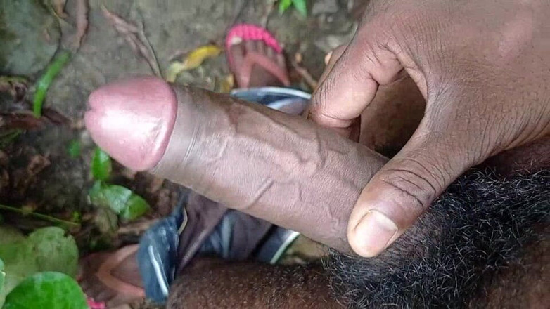 Newsex25: Suave masturbarse en la jungla