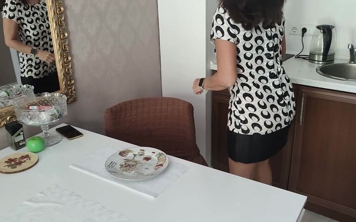 Tumanova Alina: Alimentaba a la mamá de mi amigo mi polla y...